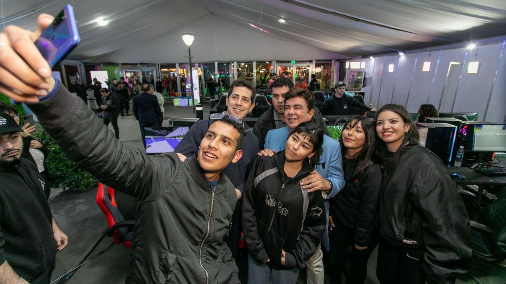 Fernando Espinoza y Eduardo “Wado” de Pedro, juntos en la inauguración de la Expo Joven 2023.