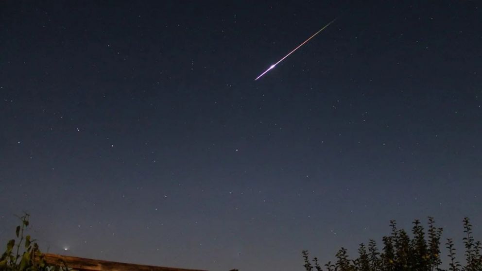 Satélite de Elon Musk generó gran pánico en la Tierra y se hicieron virales (Imagen redes sociales).