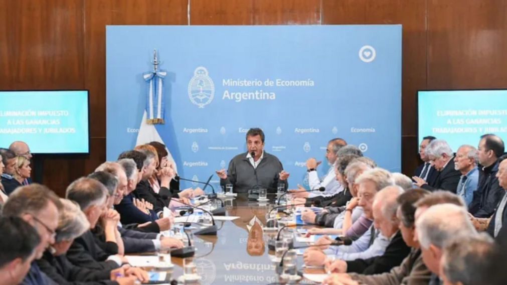 Diputados trata la medida propuesta por el ministro de Econom�a, Sergio Massa.�