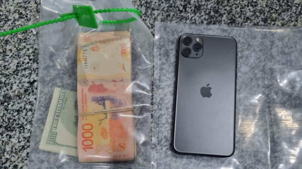 Los objetos que se secuestraron durante la requisa.