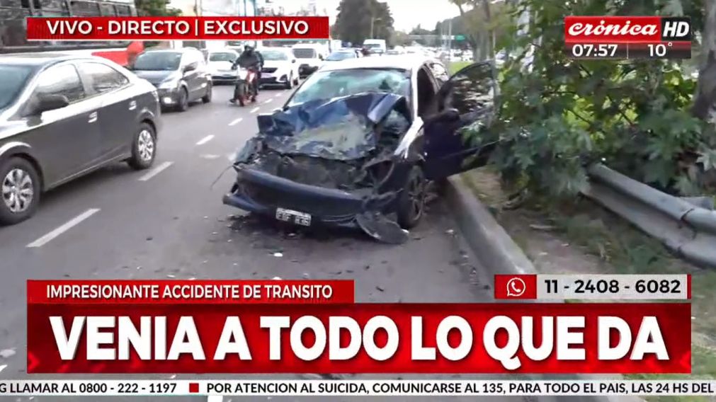 As� qued� el auto en el que circulaban los heridos (Cr�nica HD).