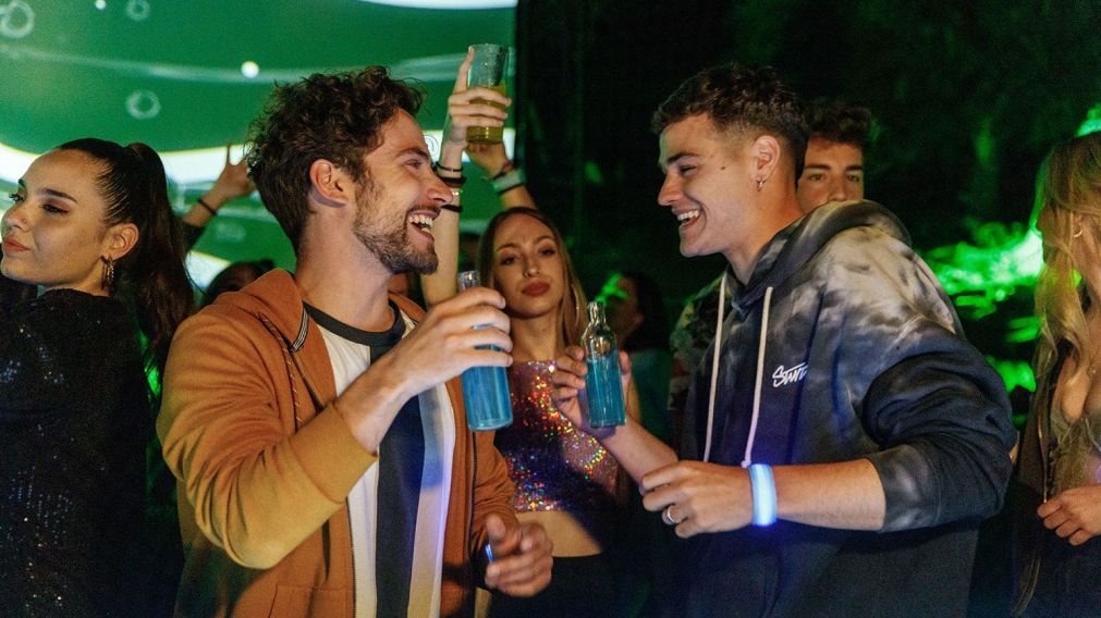La atrapante serie española protagonizada por Albert Baró que Netflix canceló de su catálogo y te dejará boquiabierto.