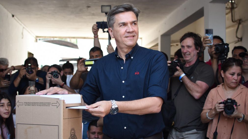 Leandro Zdero votó en la Escuela 336 "Enrique Banchs" de Resistencia (Foto: Twitter).