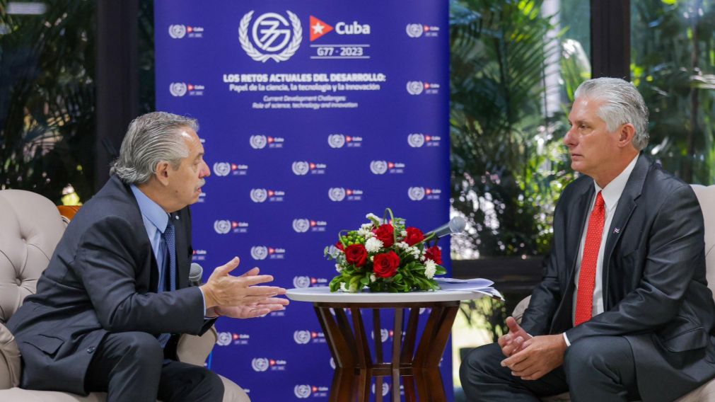 Alberto Fernández junto a Miguel Díaz-Canel.