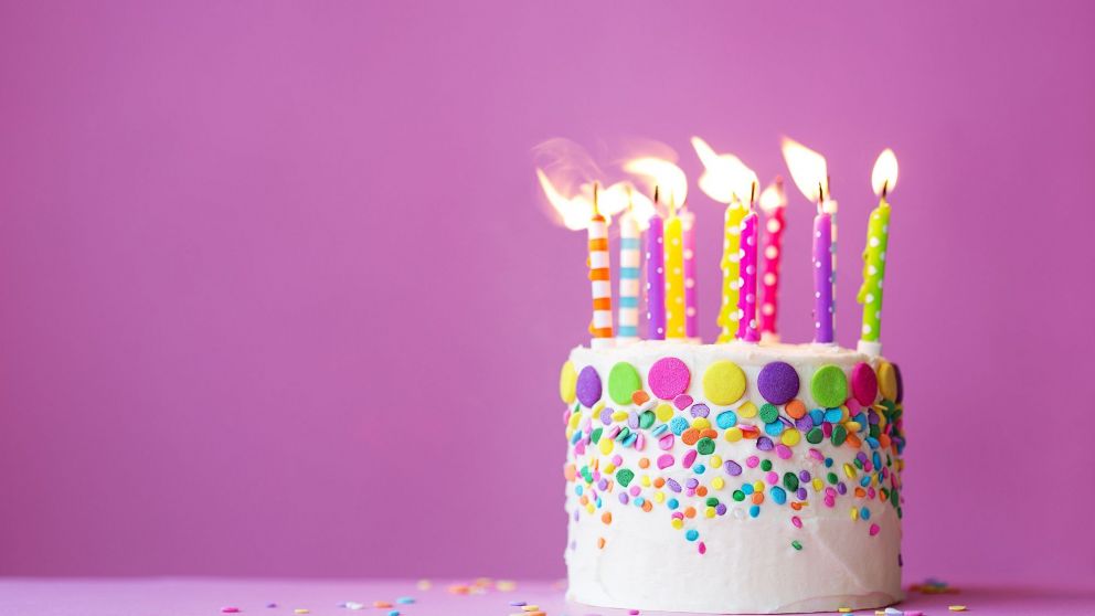 Fue a festejar su cumpleaños a un restaurante y le hicieron un insólito recargo que sorprendió a todos en TikTok.