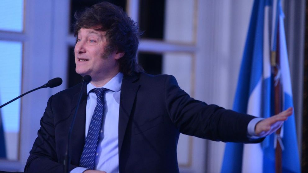 Javier Milei volvió a hablar sobre su idea de dolarizar la economía (Hernán Nersesian/Cronica).