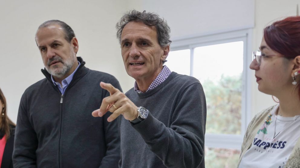 Katopodis visitó las localidades de Bahía Blanca y Monte Hermoso (Foto: Twitter/gkatopodis).