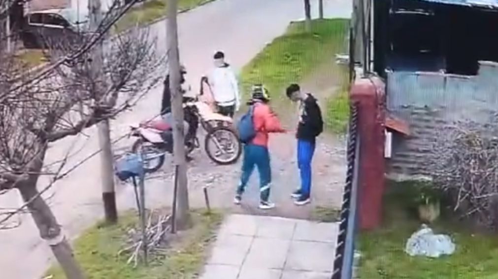 El asalto qued� registrado por las c�maras de seguridad de la zona.
