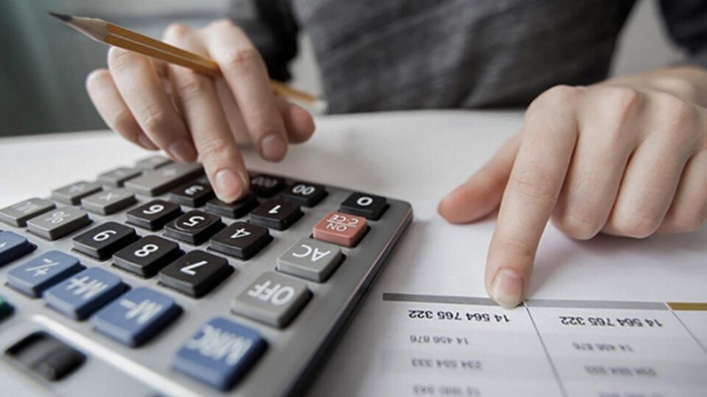 Sergio Massa impulsa una nueva suba del piso del Impuesto a las Ganancias aplicado a los salarios (T�lam/Archivo).