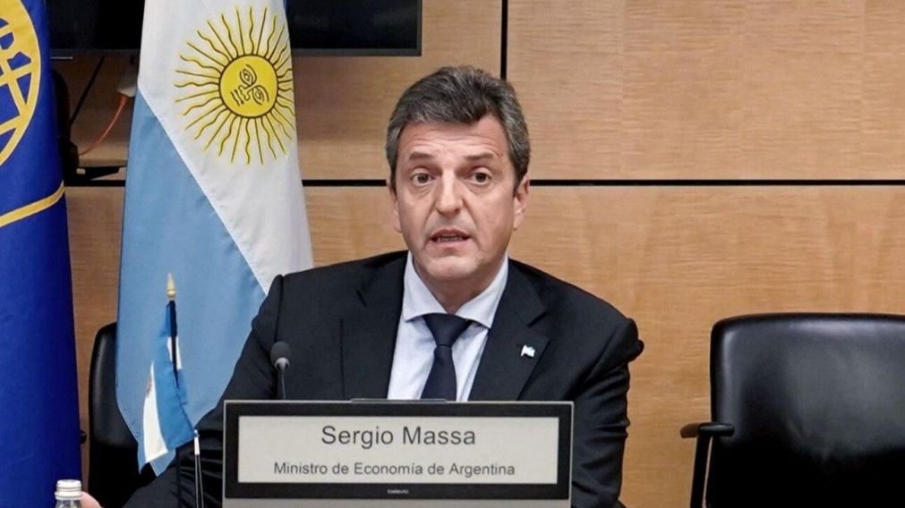 Sergio Massa se encuentra reunido con su equipo por el Impuesto a las Ganancias (Archivo).