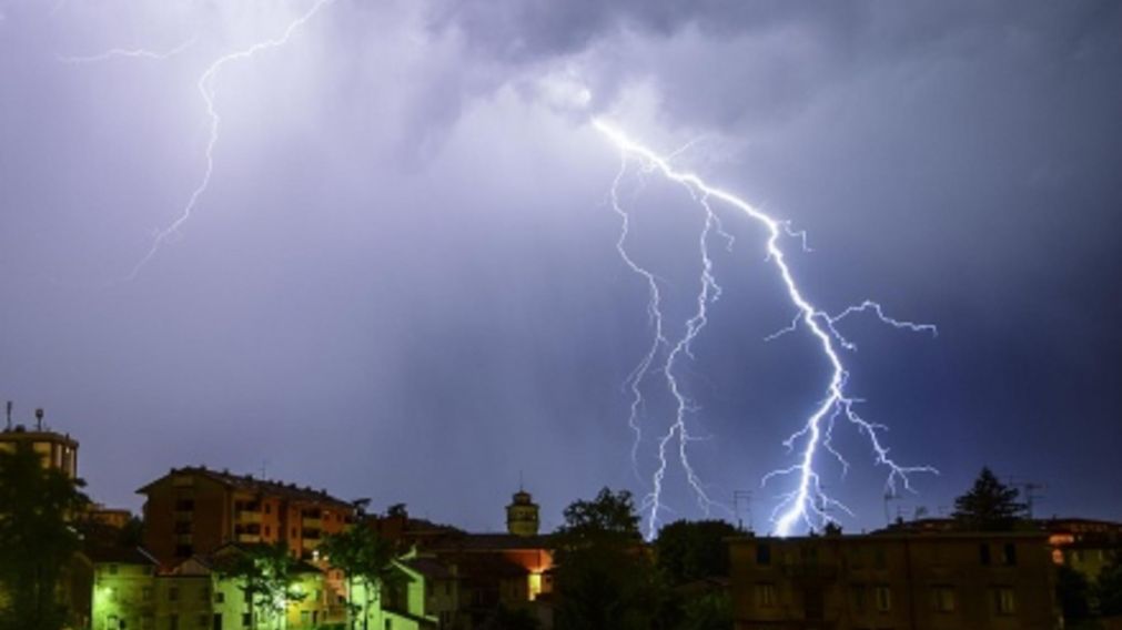 Urgente: el pronóstico enciende la alerta por lluvias, tormentas y actividad eléctrica intensa, ¿para cuándo?