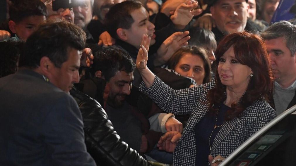 La vicepresidenta Cristina Fernández de Kirchner, momentos antes de sufrir el atentado contra su vida.