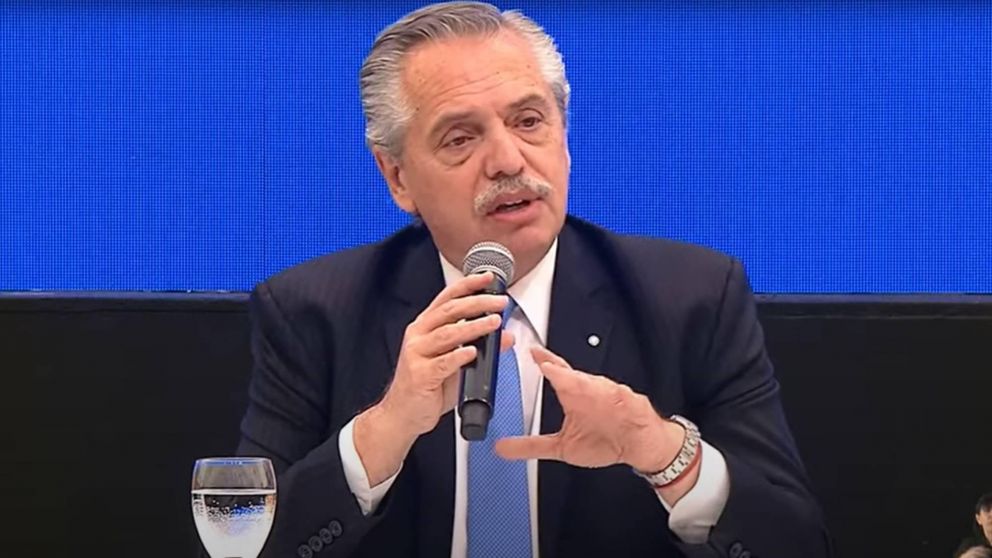 Alberto Fernández: "La crisis de salud mental atraviesa un momento único no sólo aquí sino en el mundo".