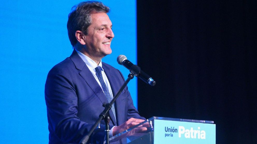 Sergio Massa apuntó contra los otros candidatos a presidente.