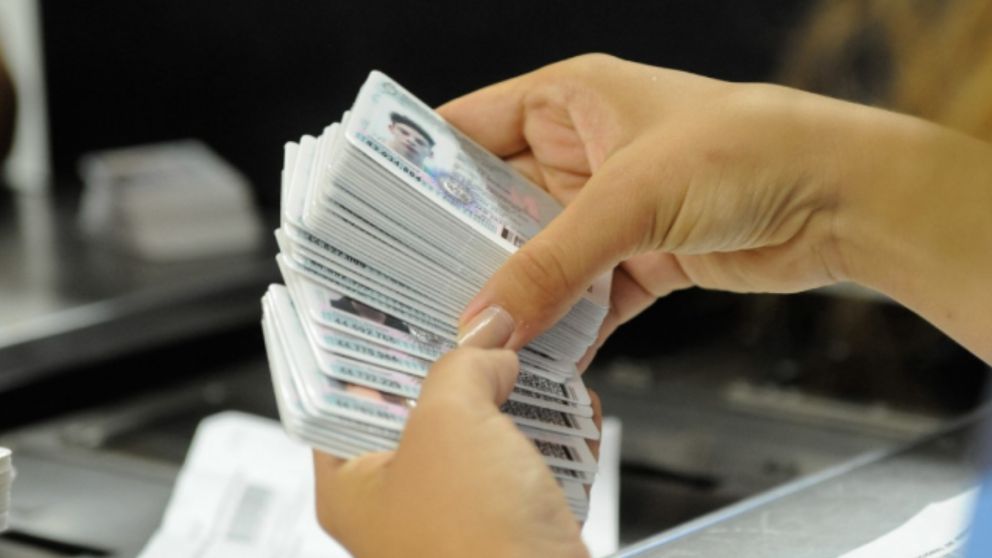 Los DNI comenzarán en 70 millones.