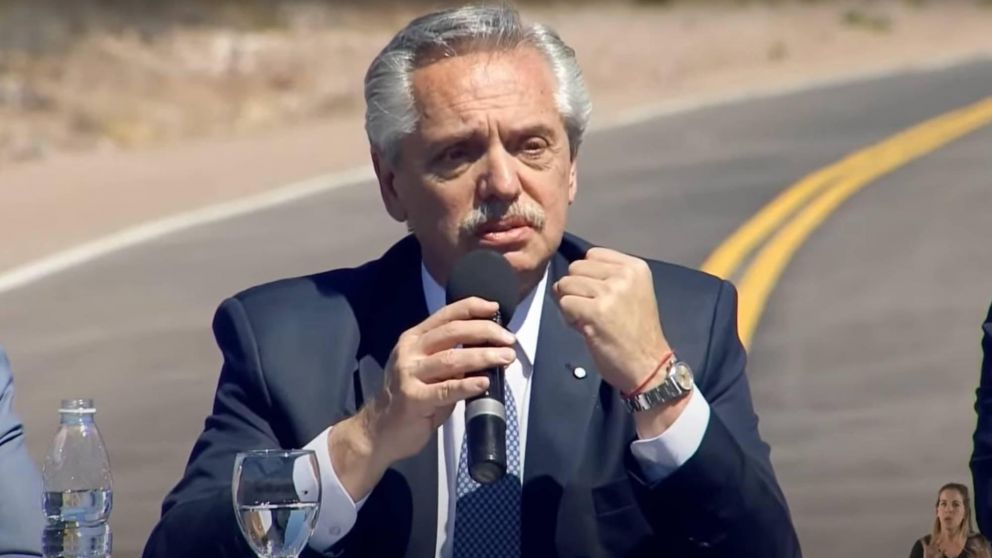 Alberto Fern�ndez pidi� a empresarios que "no se quejen" y paguen el bono a trabajadores.