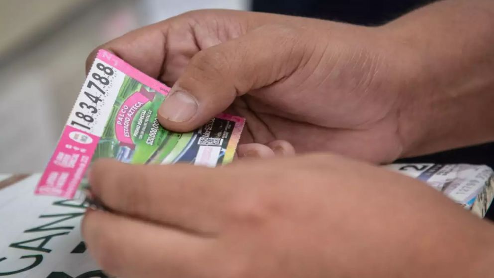 Gan� 100.000 d�lares en la loter�a, pero s�lo pudo cobrar 2 por un incre�ble motivo: "�De qui�n es la culpa?"