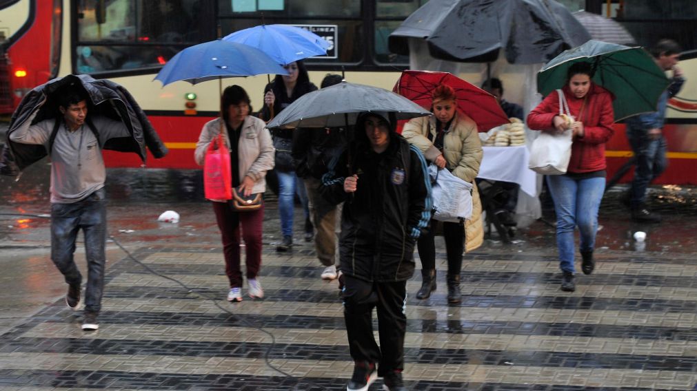 Se viene la Tormenta de Santa Rosa (Télam).