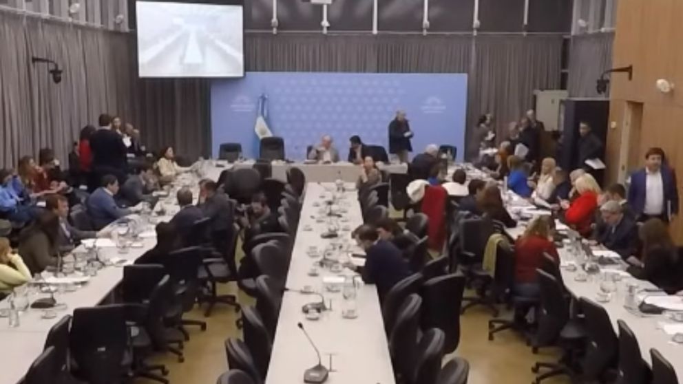 El Frente de Todos consiguió dictamen de mayoría sobre proyecto de ley de blanqueo.