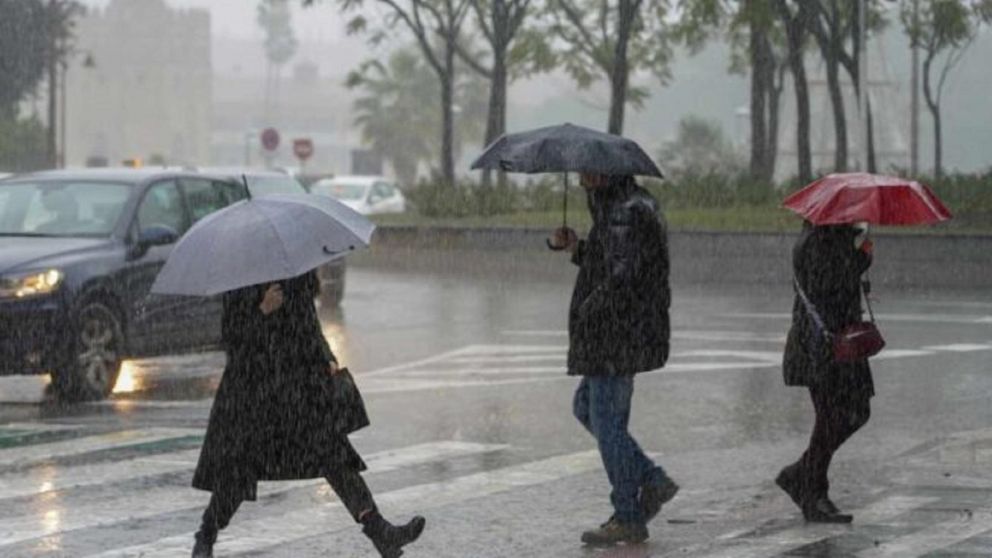 La advertencia meteorológica abarca amplias regiones del centro y norte del país por lluvias y tormentas.