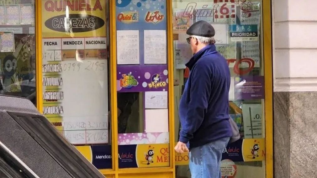 Un hombre de 88 a�os apost� y gan� en la loter�a de Estados Unidos, pero a pesar de haber hecho una incre�ble fortuna decidi� que seguir� trabajando.