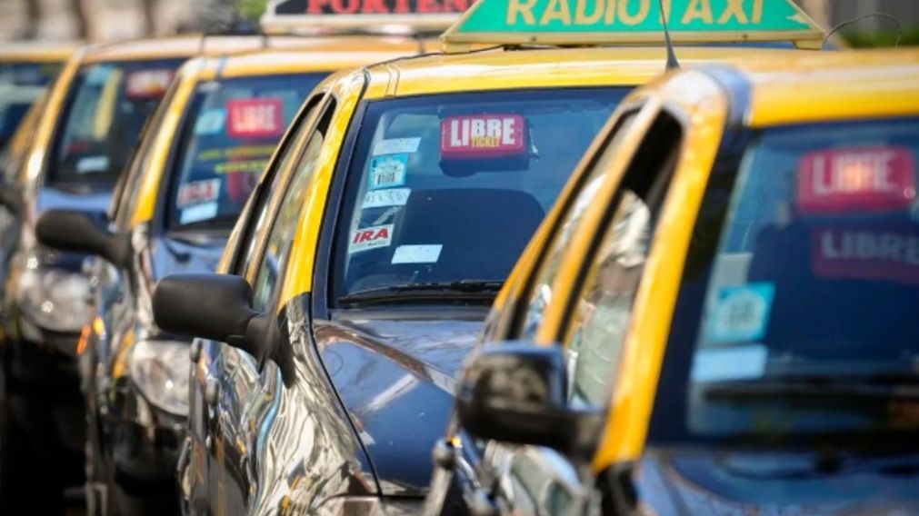 Vuelven a subir los taxis en la Capital Federal (Archivo).