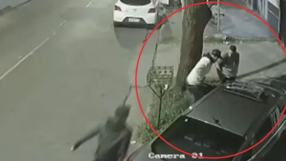 Para salvar al yerno, gendarme se enfrentó a tiros con cuatro delincuentes y dejó herido a uno.