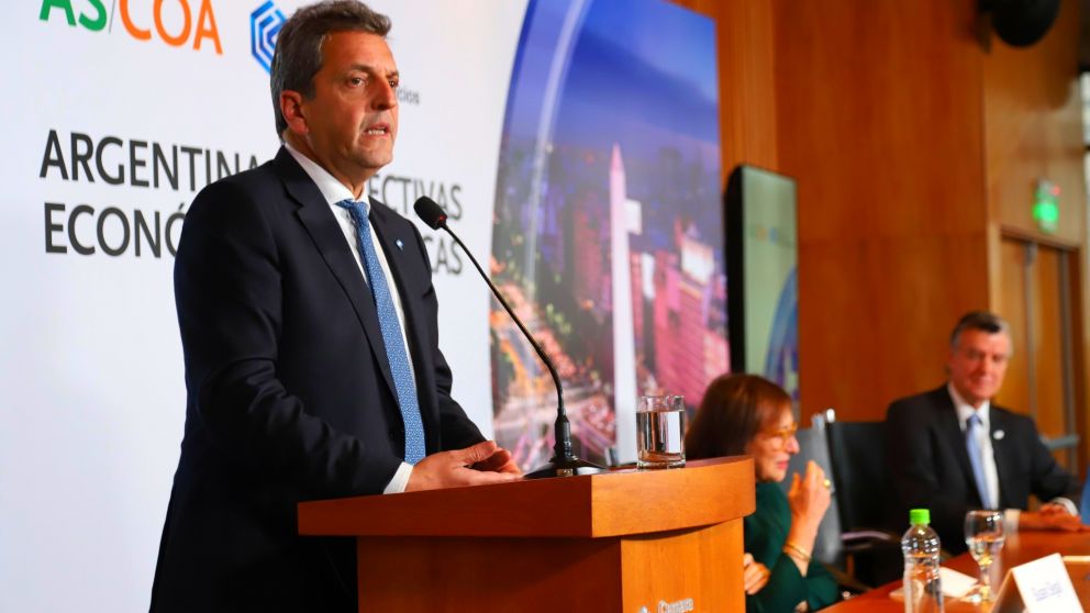 El ministro de Economía en el Consejo de las Américas (Télam).
