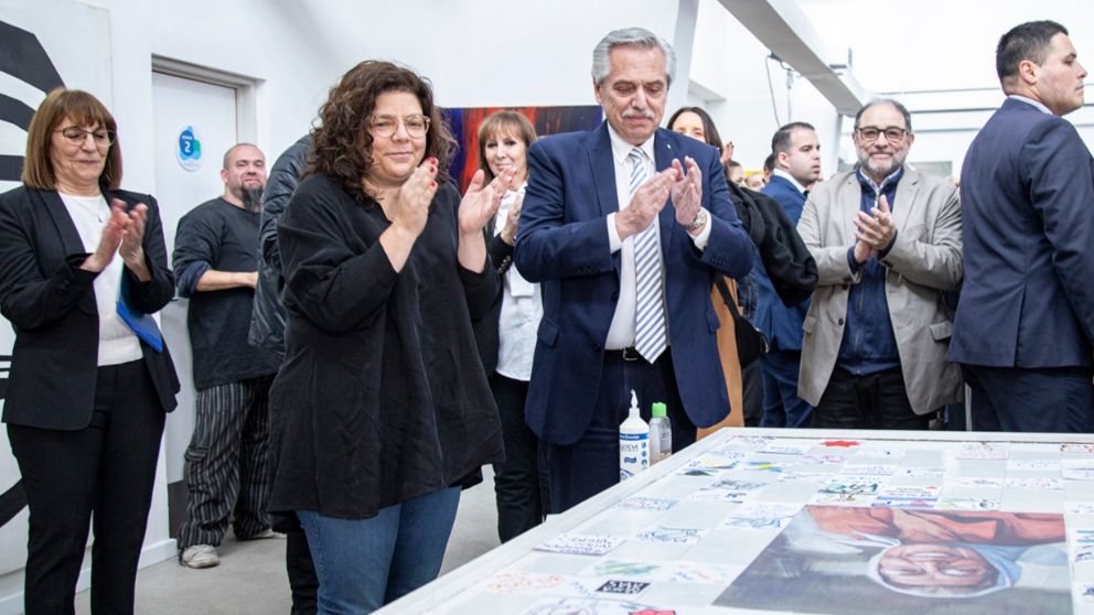 El presidente estuvo acompañado de la ministra de Salud, Carla Vizzotti.