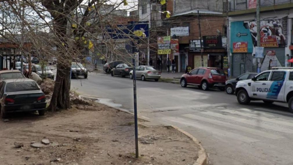 En este sector comercial ocurrió el homicidio de Agustín Díaz (Google Street View).