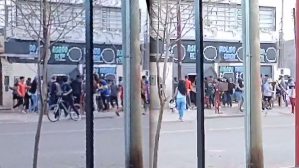 Un vecino capturó el momento con su teléfono celular.