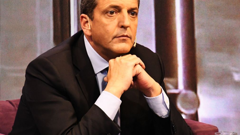 El ministro Sergio Massa trata de reordenar la situación tras la modificación del tipo de cambio.