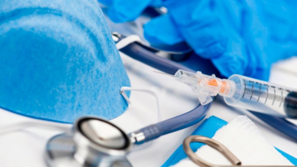 Los principales faltantes son sueros, guantes, jeringas y agujas, en su mayoría de industria importada.