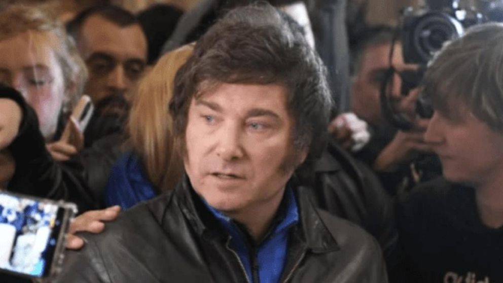 El libertario fue contactado por representantes del Fondo Monetario Internacional (FMI).