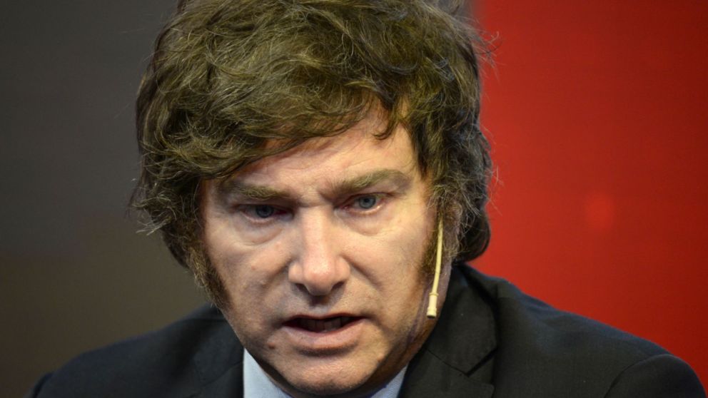 Javier Milei insinuó que el modelo que más lo convence es el adoptado por Ecuador en el año 2000 (Crónica/Nahuel Ventura).