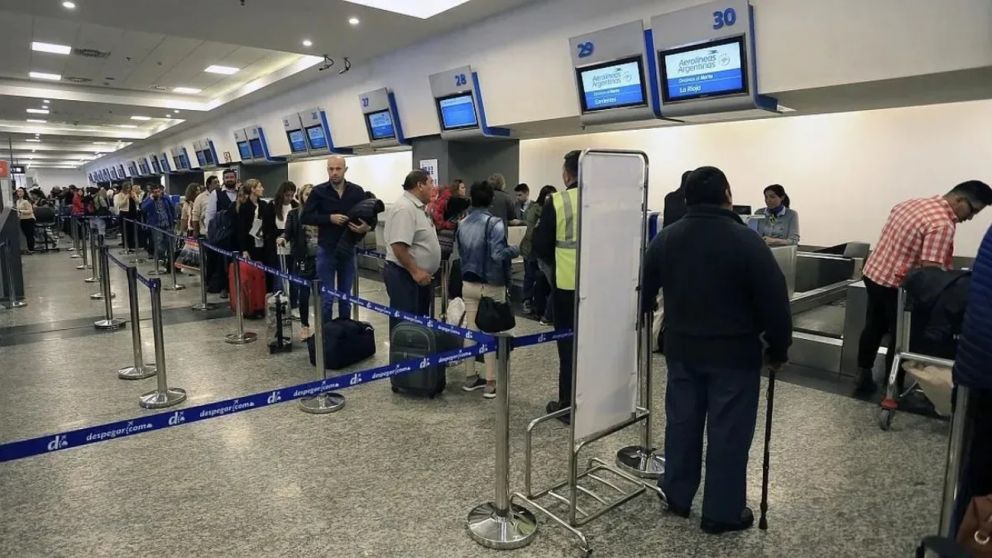 El turismo sigue en rojo.