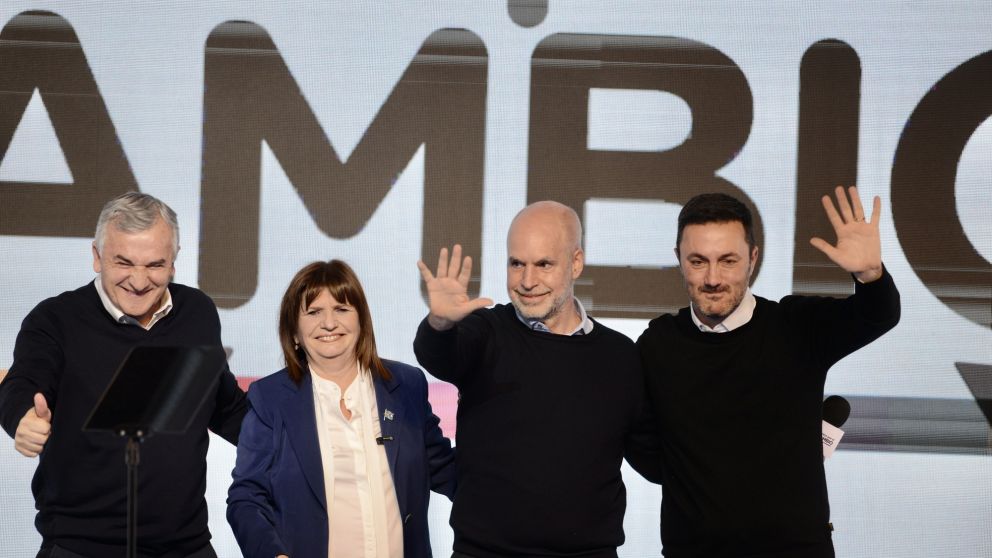 Patricia Bullrich y su compañero de fórmula, Luis Petri, se impusieron a Horacio Rodríguez Larreta y Gerardo Morales (Crónica / Hernán Nersesiian).