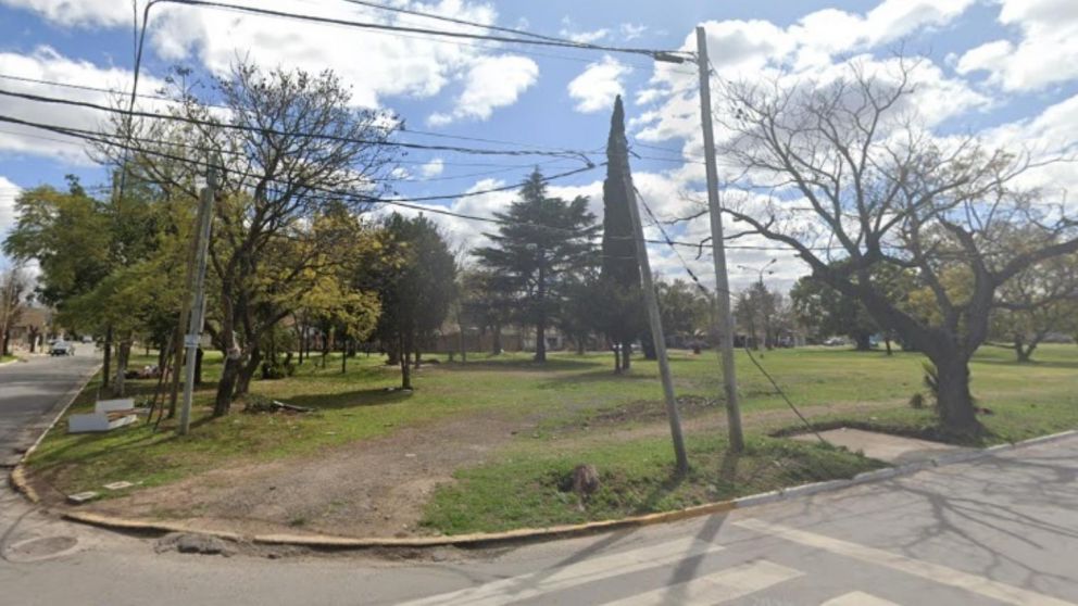 En las inmediaciones de esta plaza ocurrió el homicidio de Javier Figueroa (Google Street View).