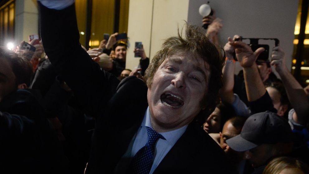 Javier Milei fue el candidato presidencial más votado en las PASO de este domingo (Crónica/Fernando Pérez Re).