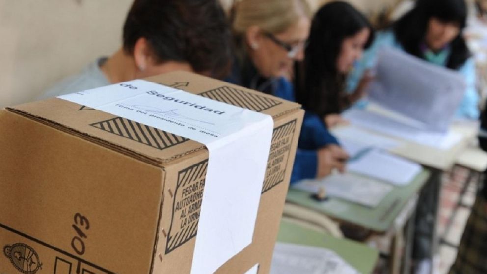 Elecciones 2023: cuál es el resultado del primer boca de urna de Crónica