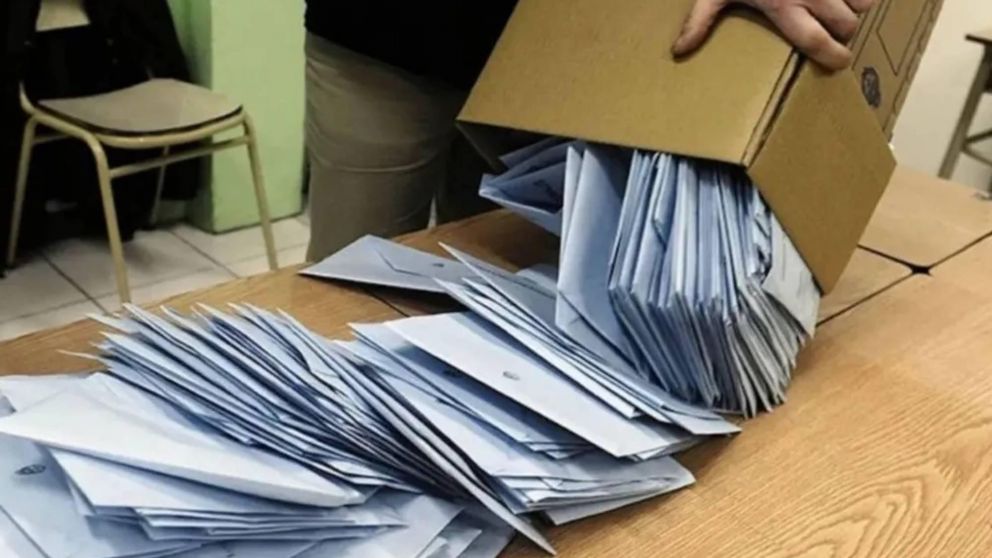 Cerraron los comicios: comienzan a palpitarse los primeros resultados.