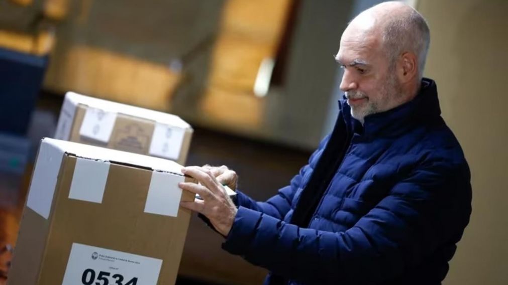 Horacio Rodríguez Larreta, precandidato presidencial, votó en la Facultad de Derecho.