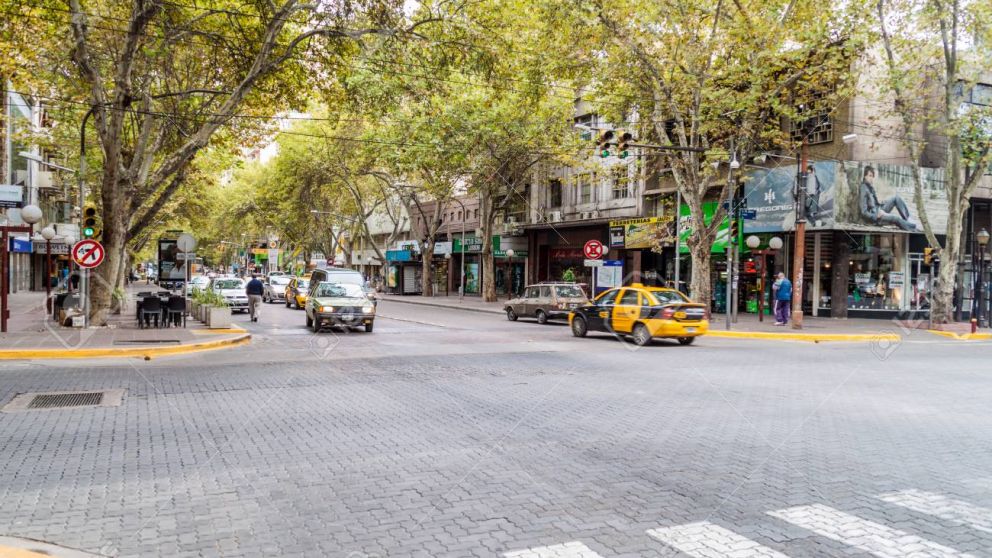 La chilena viral qued� sorprendida con la v�a p�blica de Argentina.