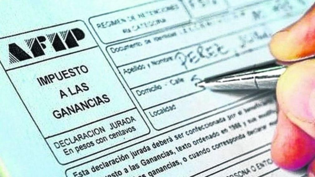 El decreto 415 también encomendó a la AFIP incrementar en un 35% los importes de la escala progresiva de Ganancias.