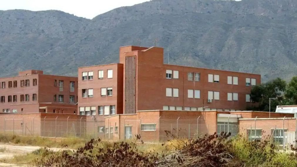 Un detenido asegur� que autopercib�a como mujer, fue trasladado a un m�dulo femenino y dej� embarazada a una reclusa (Imagen El Espa�ol).