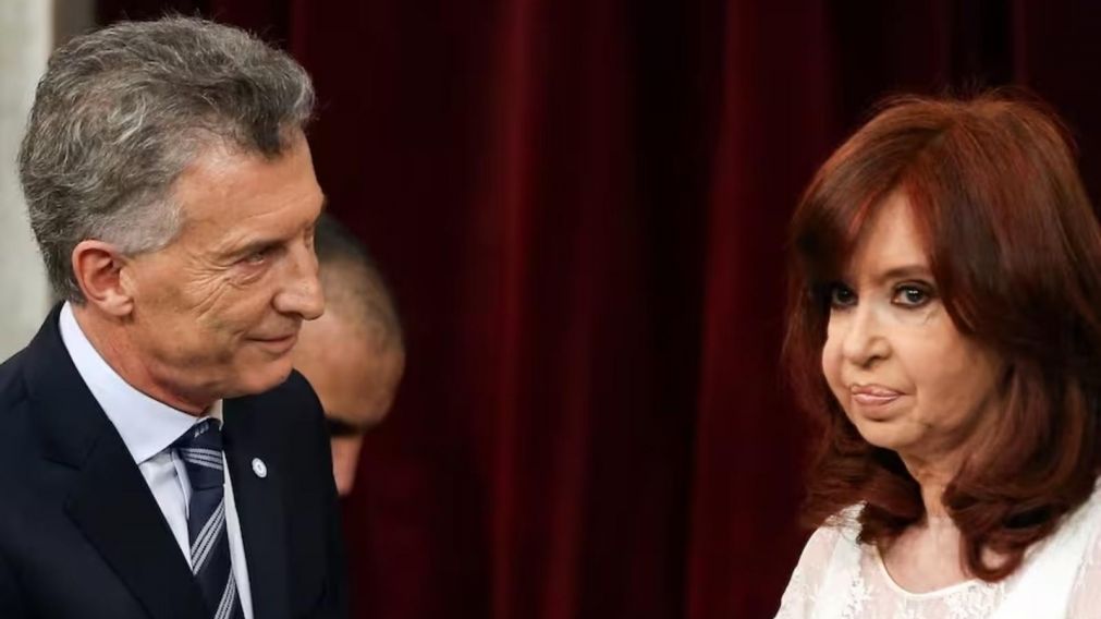 Mauricio Macri habla en televisión y Cristina Kirchner le responde a través de sus redes sociales (Archivo).