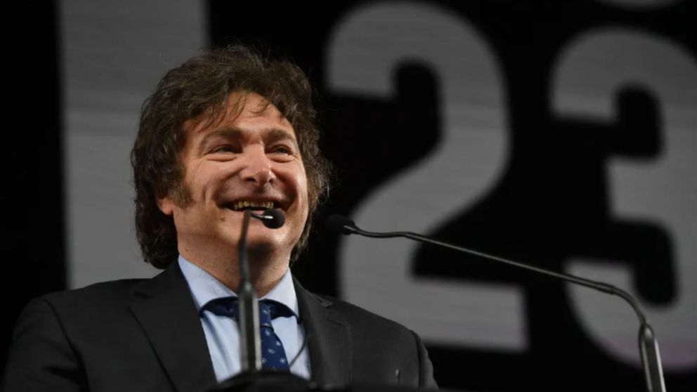 Javier Milei y un polémico planteo para cambiar un artículo de la Constitución.