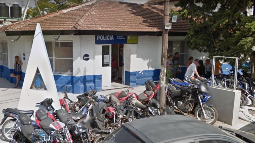 Uniformados de esta seccional buscan a los responsables de la agresi�n a disparos.