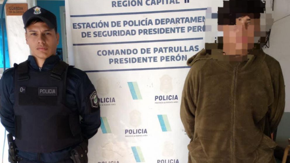 El joven estuvo demorado varias horas hasta que lo entregaron a su tutores.