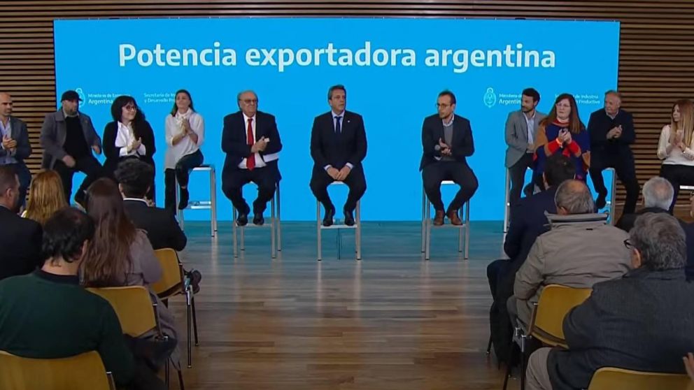 Sergio Massa anunció inversión de $19.000 millones y subsidios a créditos para pymes exportadoras.